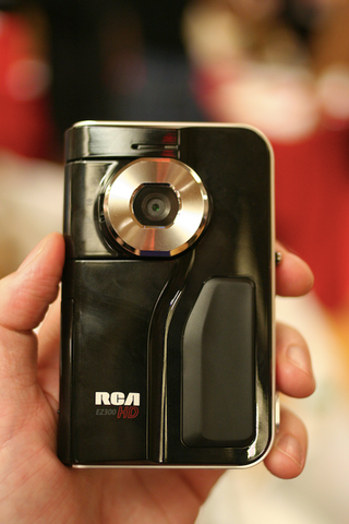 Illustration for article titled RCA EZ300 Pocket Camcorder Shoots HD for Frugal Filmmakers